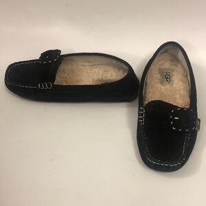 UGG Loafer 6.5 Thelma Black Suede Leather w Sheepskin Adjustable Buckle stitch